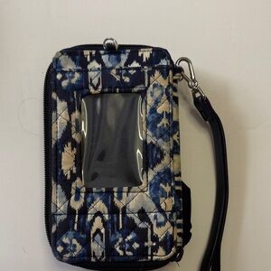 Vera Bradley Blue Navy Cream Quilted Wristlet Phone Case